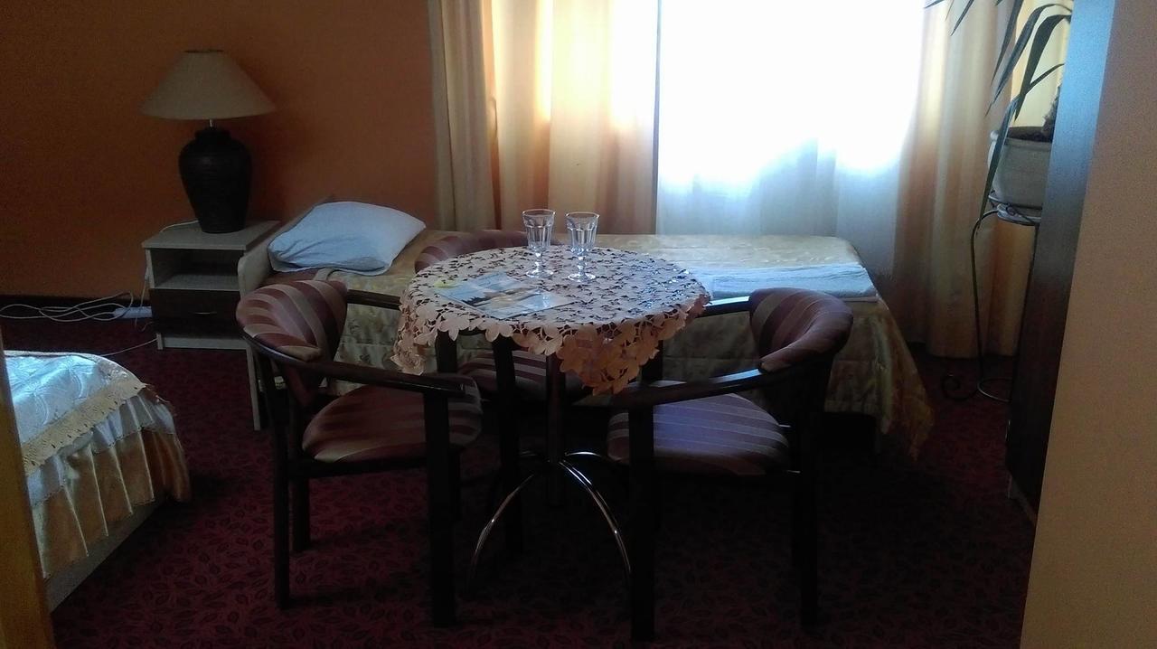 Zajazd Rys Łomża Exteriör bild